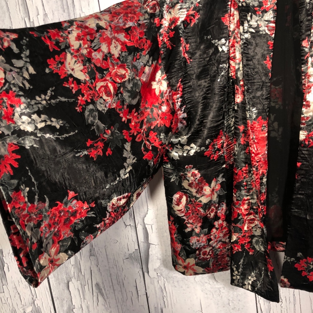 Forever 21 Flower Short Kimono Cover Sz S EUC - Picture 3 of 8